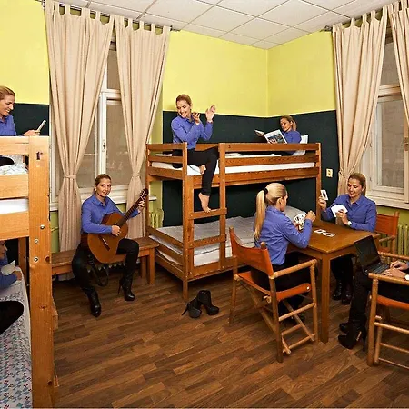 A Plus & Auberge de jeunesse *