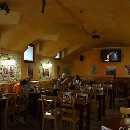 A Plus & Auberge de jeunesse *