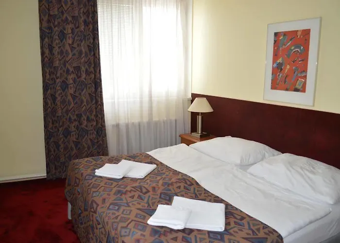 A Plus & * プラハ